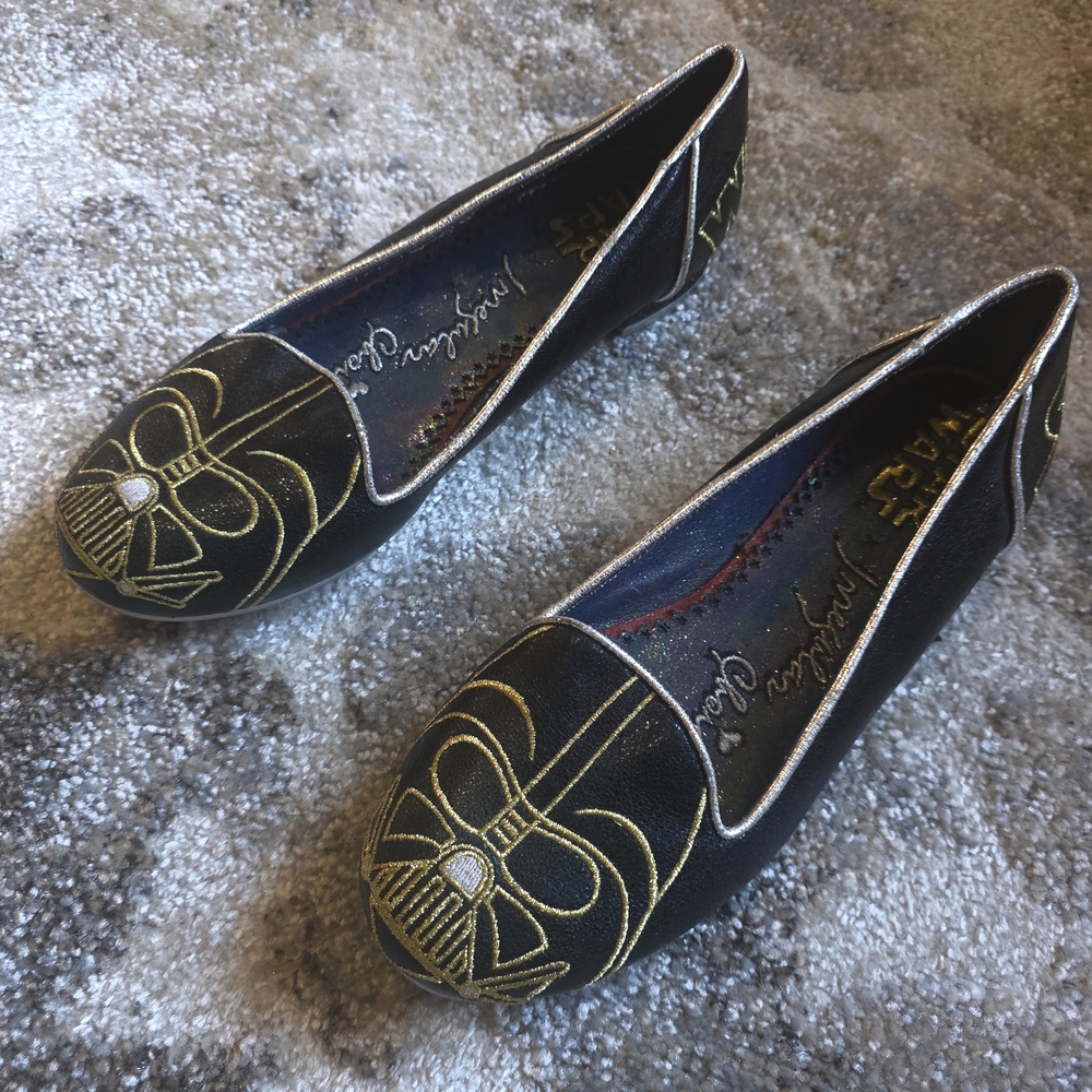 Elegant Black and Gold Women's Flats